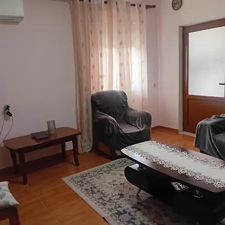 Betty's Alojamento de Acomodação e Pequeno-almoço Korce