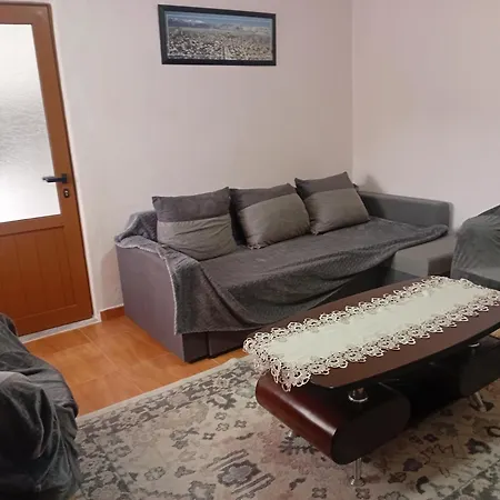 Betty's Alojamento de Acomodação e Pequeno-almoço Korce